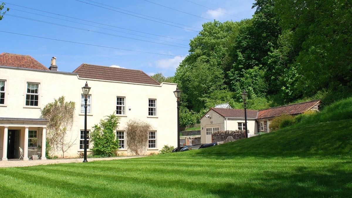 Upton Cheyney House | Georgian House with Indoor Swimming Pool