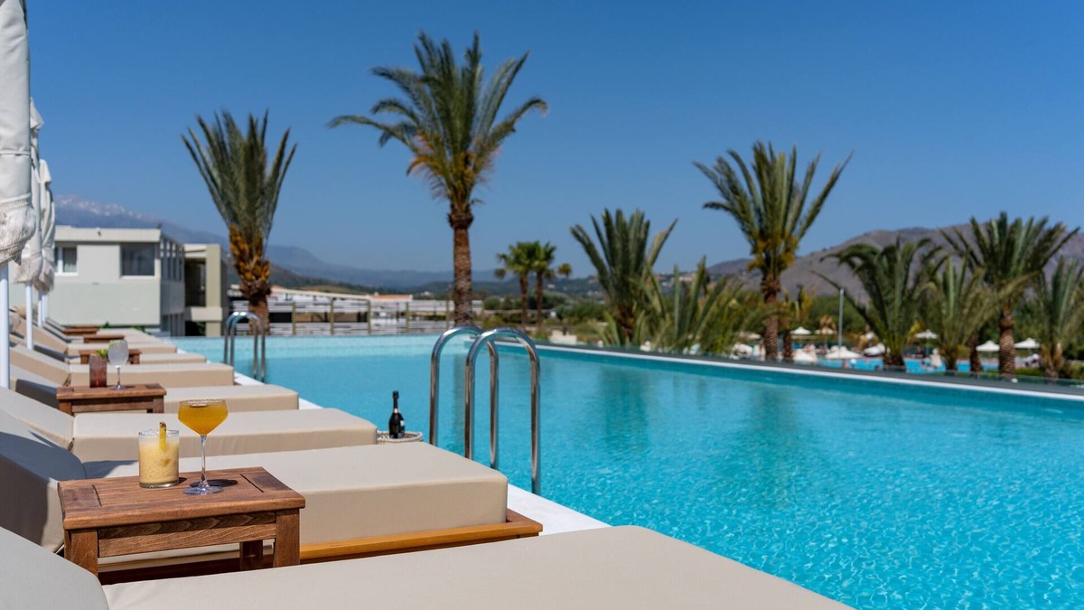 Asprouliani Hotel | Georgioupolis Suites
