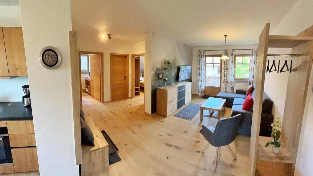 Roehrnbach Apartment | Geräumige FeWo (65 m2) auf dem Bauernhof - perfekt für Familien mit Kindern