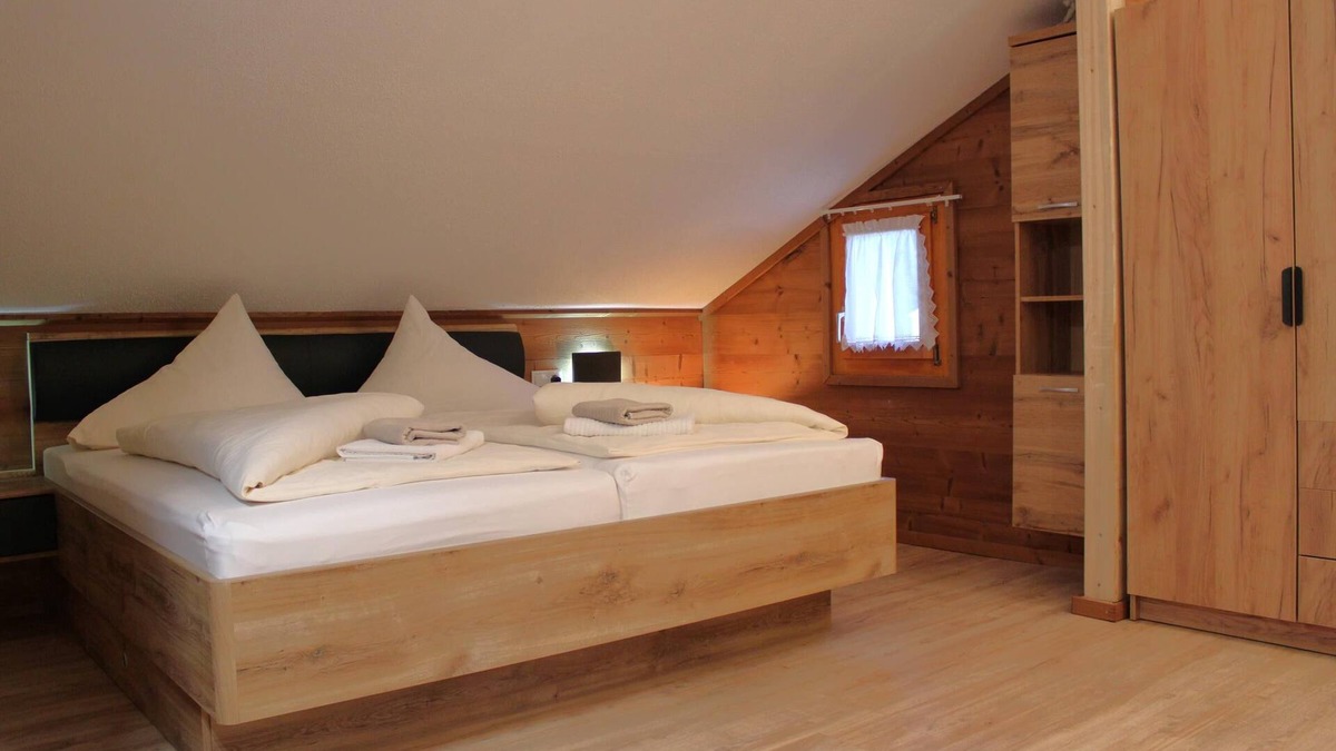 Schruns Apartment | Geräumige Penthouse Ferienwohnung für 6 Personen Mitten in Schruns