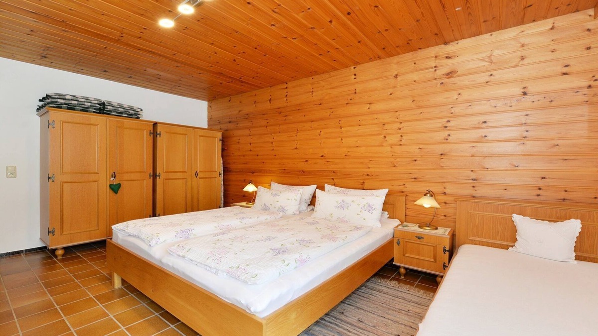 Grafenried Apartment | Geräumige Wohnung mit Sauna