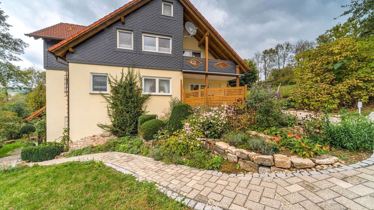 Unterrodach Apartment | Geräumige Wohnung mit Grill