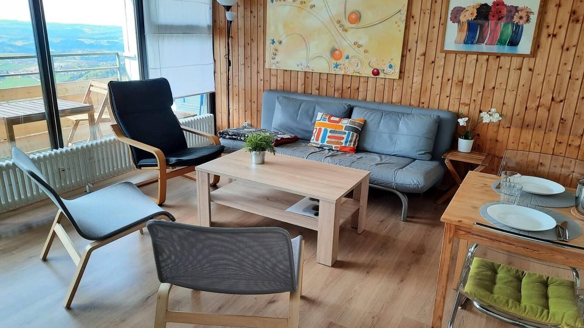 Geyersberg Apartment | Geräumiges 2,5-zimmer-apartment mit Balkon und Küche
