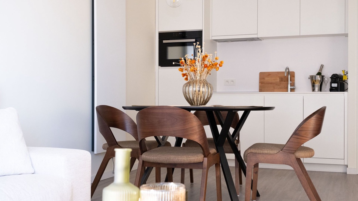 Raversijde Apartment | Gerenoveerd appartement met zijdelings zeezicht en kwalitatieve materialen