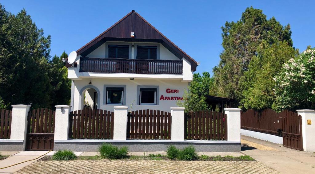 Zsorifurdo Apartment | Geri Apartman