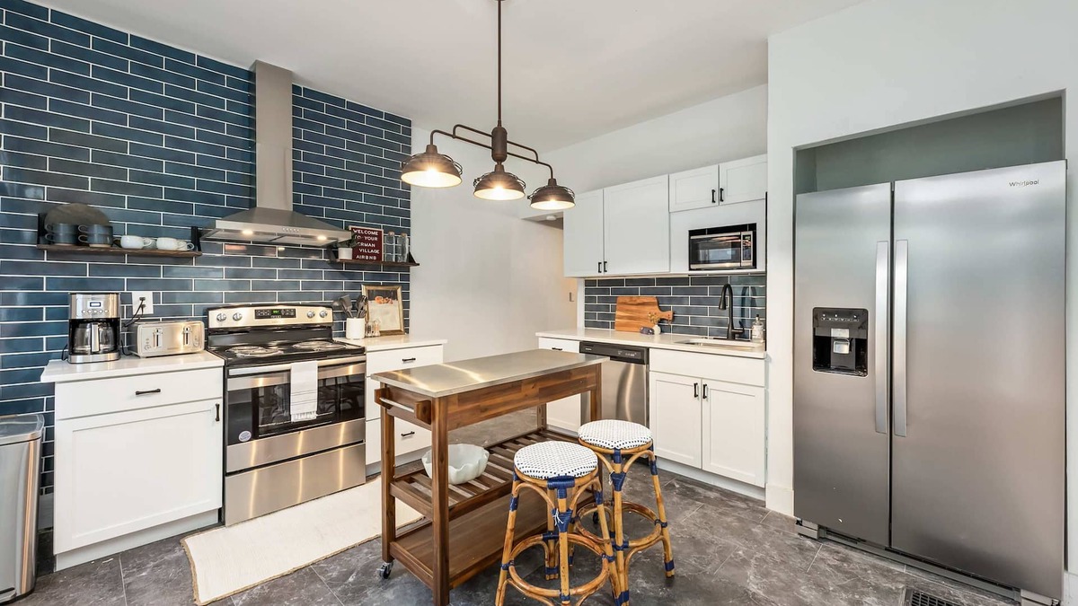 German Village House | German Charm Suites – Sleeps 8!