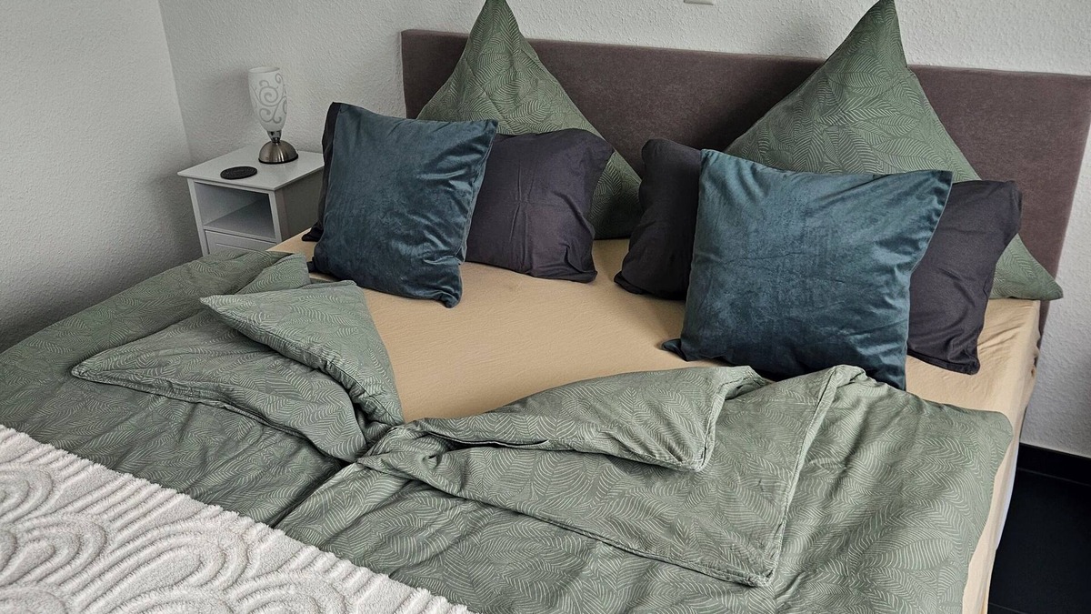 Iversheim Apartment | Gesamte Ferienwohnung Elya
