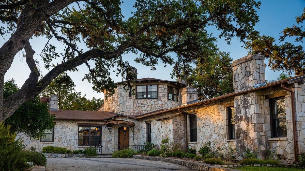 Hunt House | Get away at Mo-Ranch!