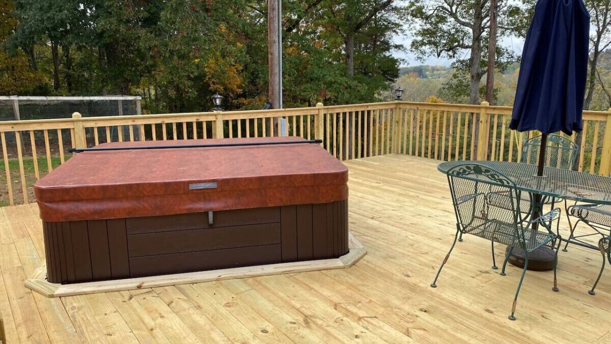 Etowah Apartment | Get Away from it all and relax in the country!