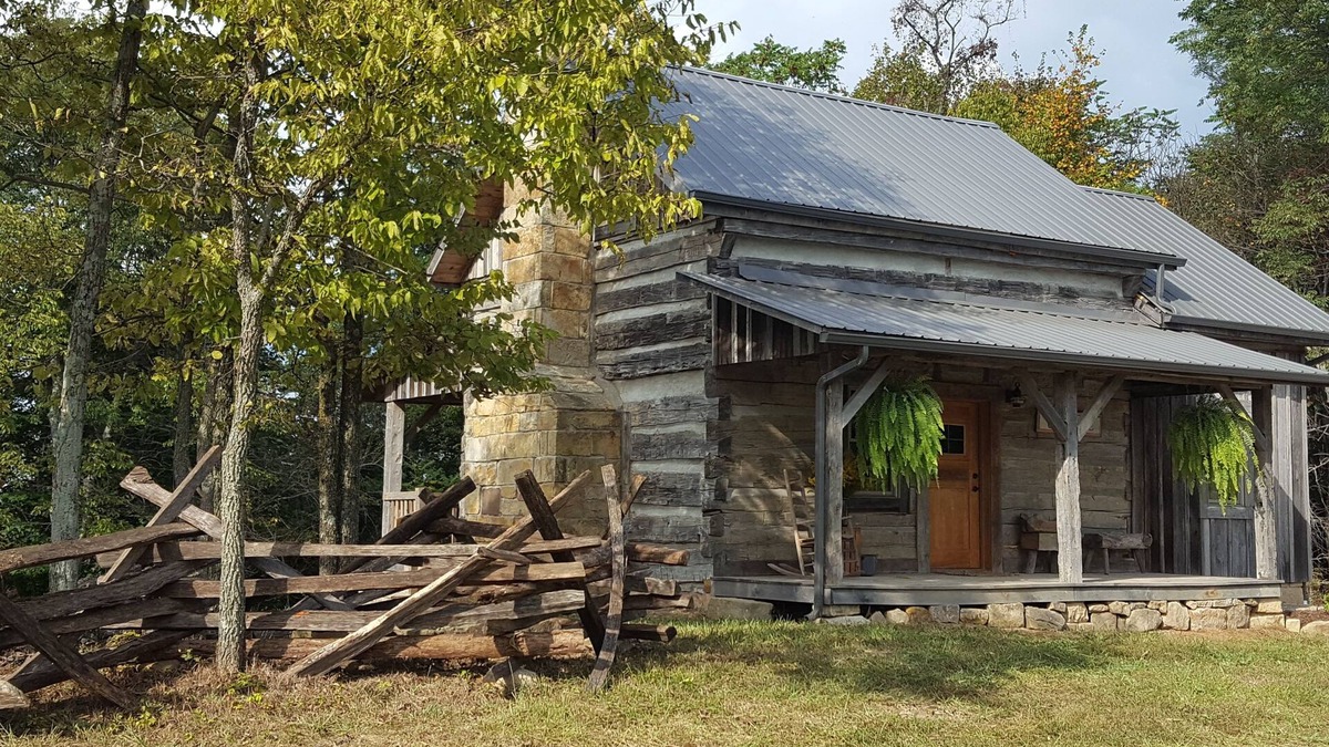 Lynx Cabin | Get away from it all! Restored 1800 log cabin on 40 acres - NO cleaning fee!