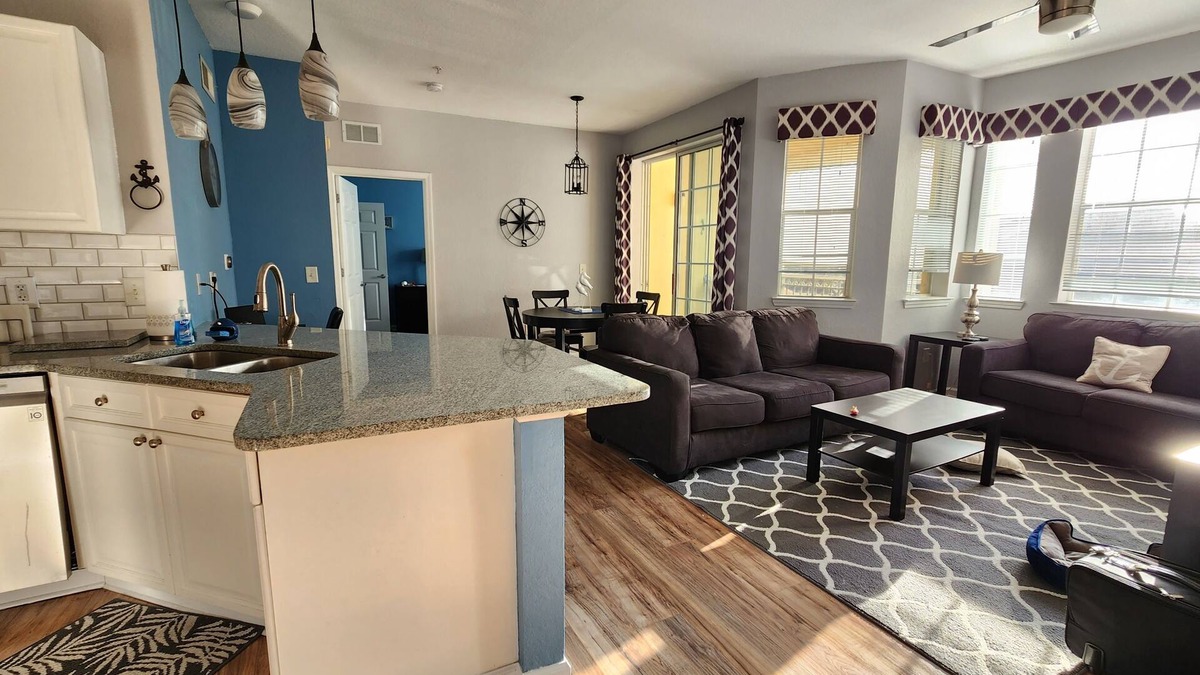 Loughman Condo | Get away from it all in a place that's close to it ALL! Renovated - near Disney!
