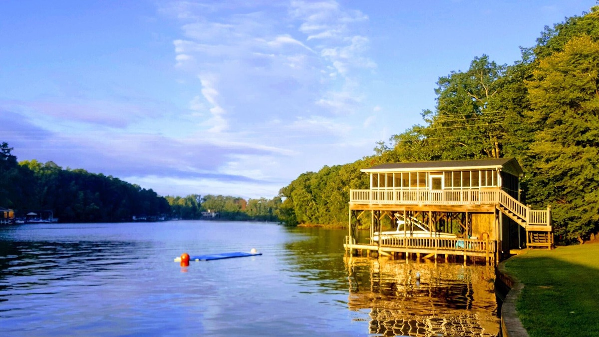 Mount Gilead House | Get away from it all - Life is GOOD at the Lake!