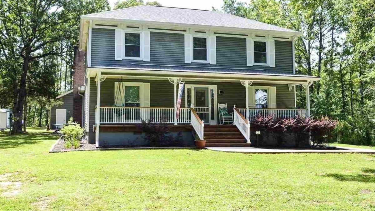 Cedar Bluff House | Get away from the City hustle and bustle, spend some quiet time on the lake
