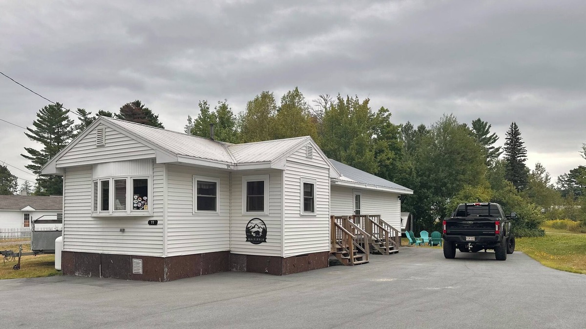 Jackman Cottage | Get away from the city life and go get some fresh air in the real country