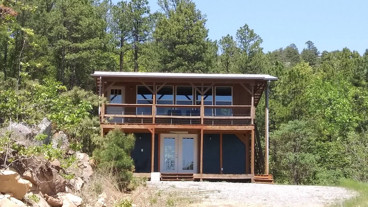 Tuskahoma Cabin | Get Away in your Truck or SUV to the Scenic and Secluded Whispering Pines Cabin