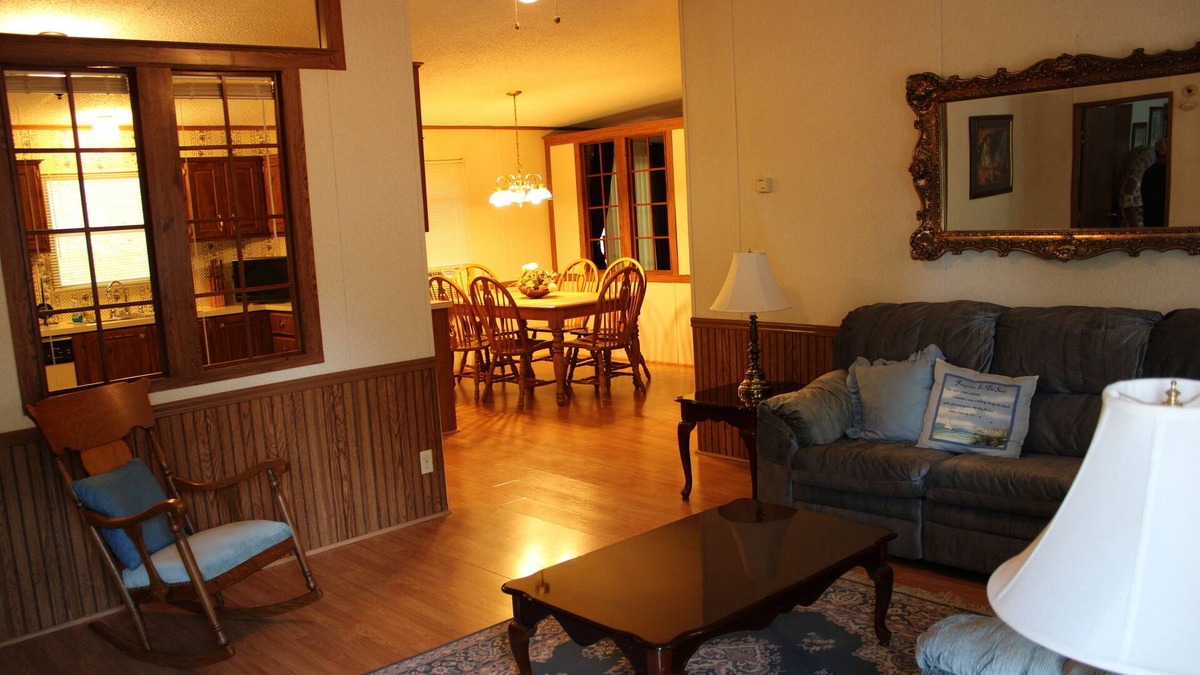 Luray House | Get away to peaceful solitude