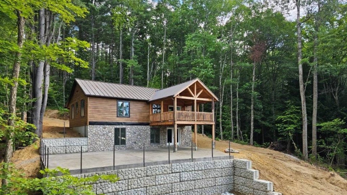 Dolgeville Cabin | Get away to the Adirondacks on Kyser lake.