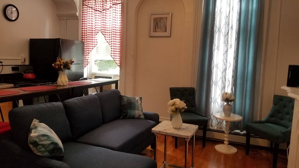 Bushwick Apartment | Get comfy at Palmetto Guest Suite