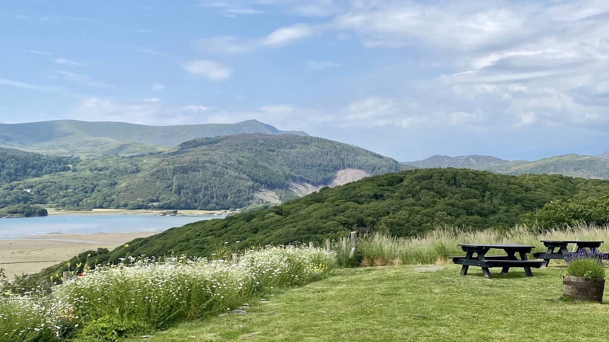 Dolgellau House | Get cosy in amazing Snowdonia National Park location!