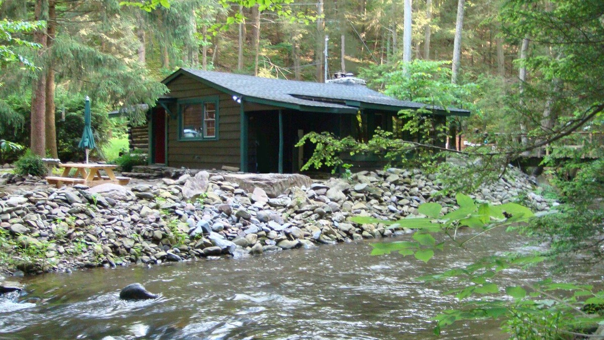 Stroudsburg Cabin | Get cozy at Big Al's Poconos Creek House - Wireless DSL & Trout!