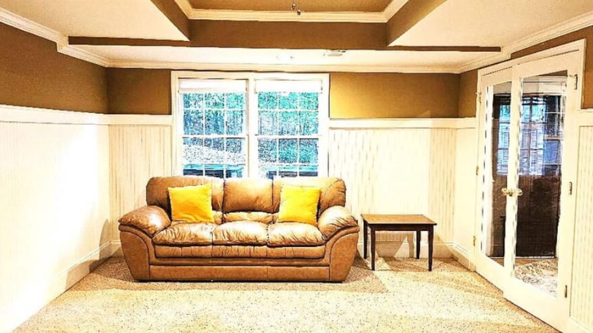 Johns Creek Apartment | Get cozy in this 2-bedroom garden apartment in peaceful Alpharetta.