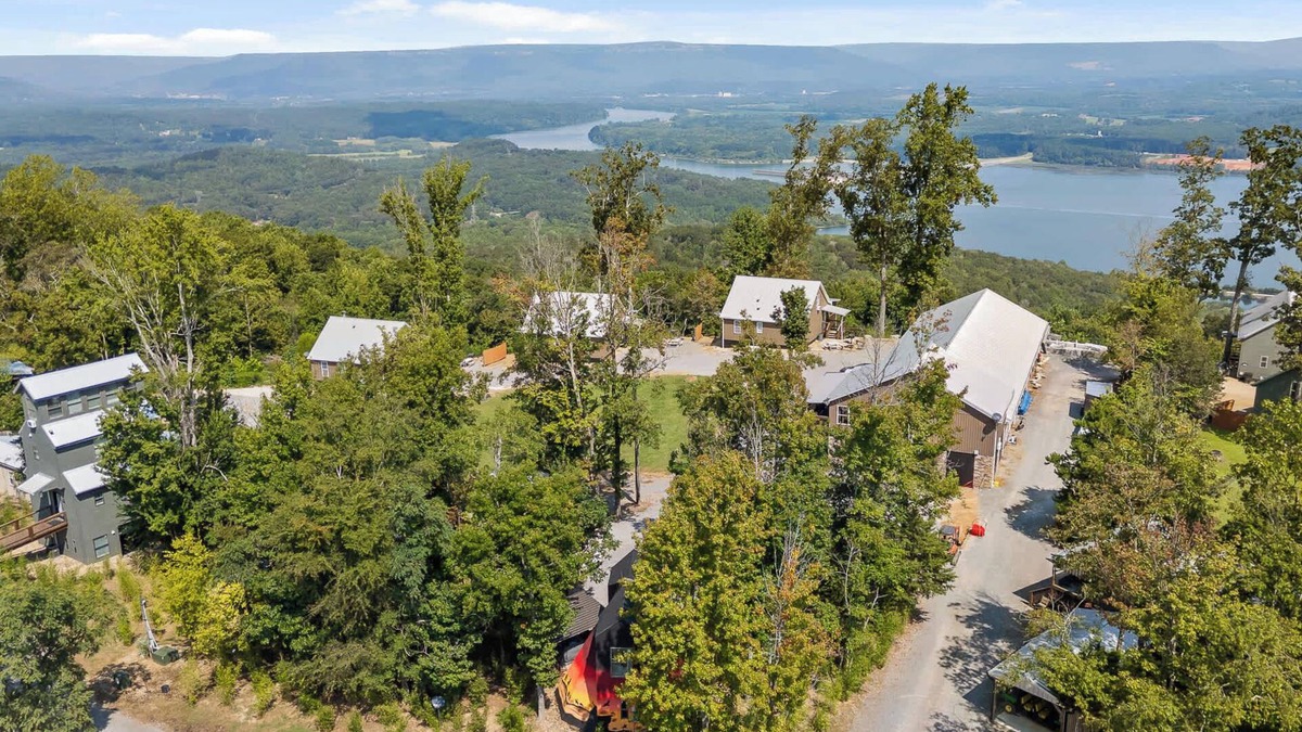 Bryant Cabin | Get InTents indoor pool, hot tub, & more!