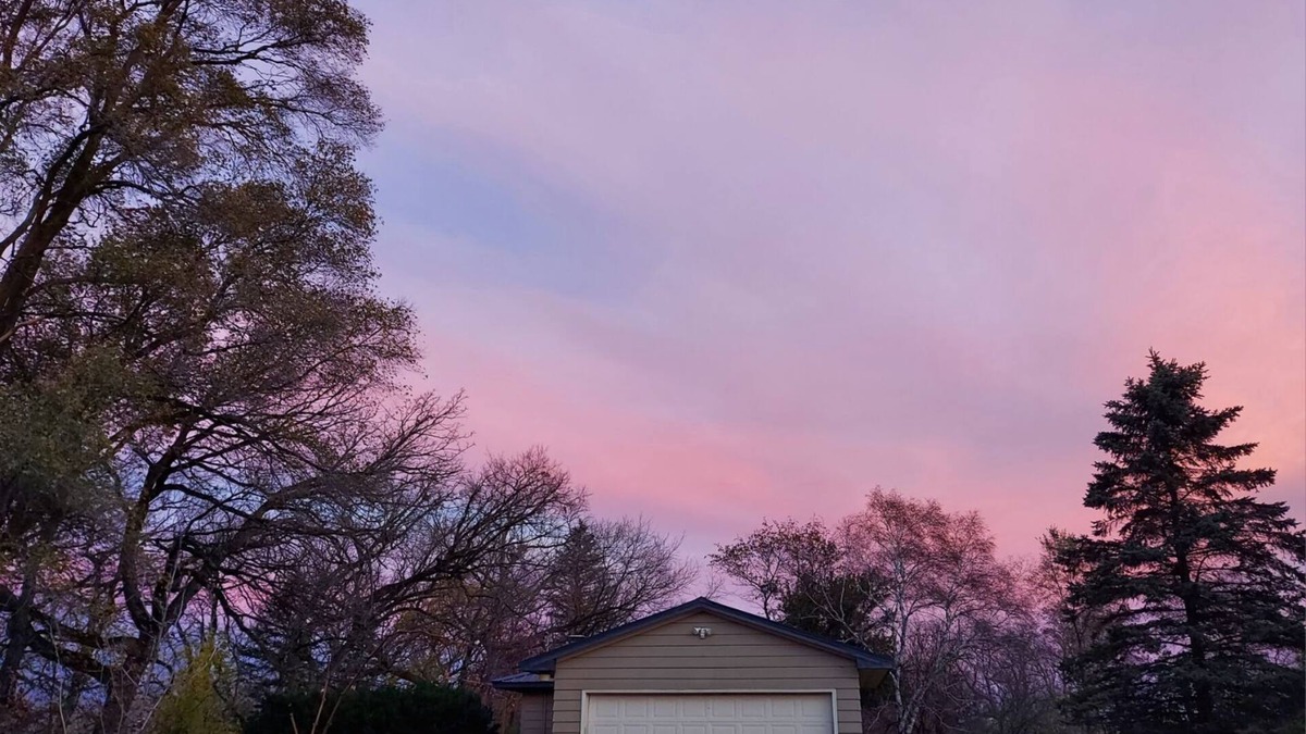 Wheatland House | Get lost from the hustle. Peaceful nature, country living at its finest.