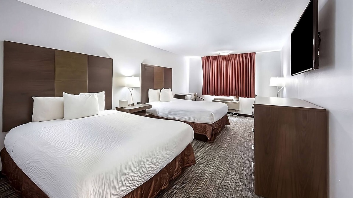 Grants Pass Resort | Get Ready for Adventure! Minutes Away from Rogue River and Hellgate Canyon!