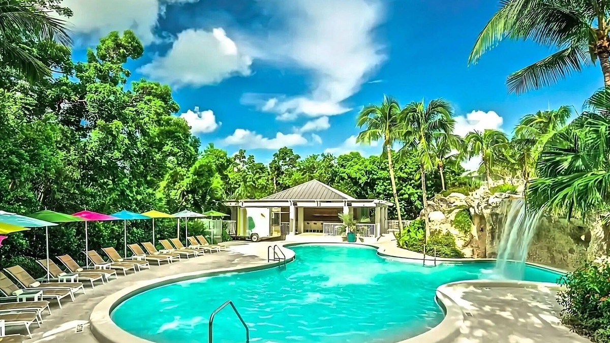 Rock Harbor Hotel | Get Ready For Adventure! 2 Relaxing Units, Oceanfront Property, Pets Allowed