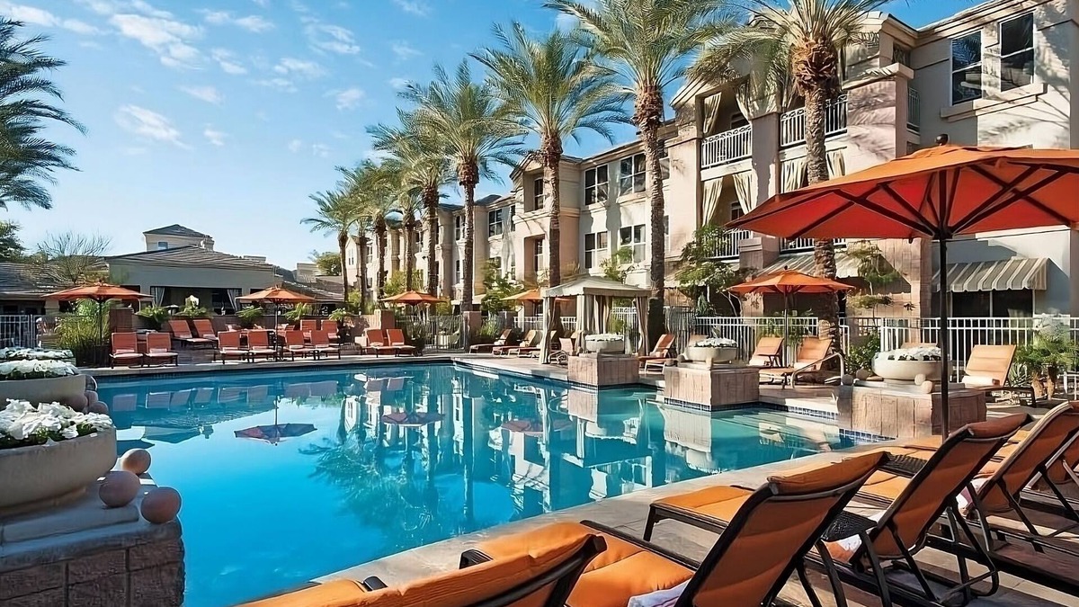 Gainey Village Villas Hotel | Get Ready for Blissful Getaway! Near OdySea Aquarium, w/Pool, Free Parking!