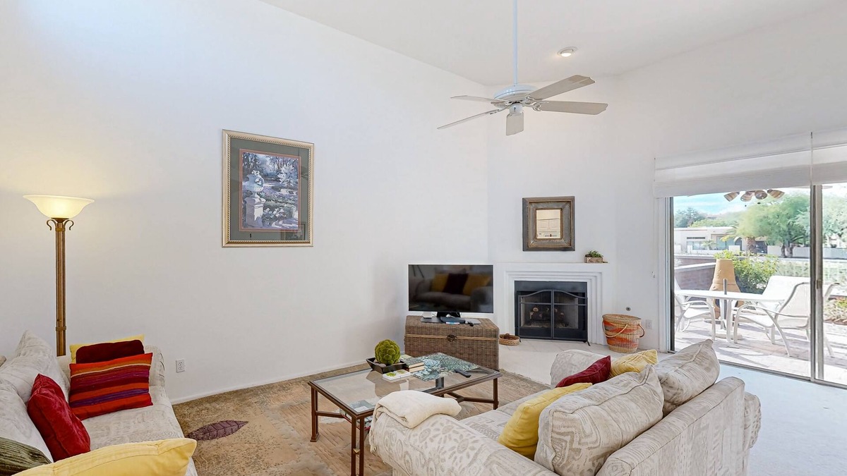Casas Adobes House | Get ready to unwind in style at this stunning Tucson retreat, luxury and comfort