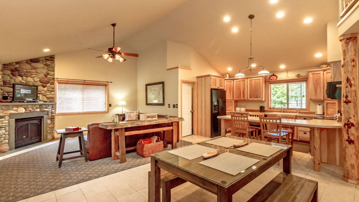 Ronald House | Get Specials at Owen's Outpost! The BEST Value w/Summer Pool Access