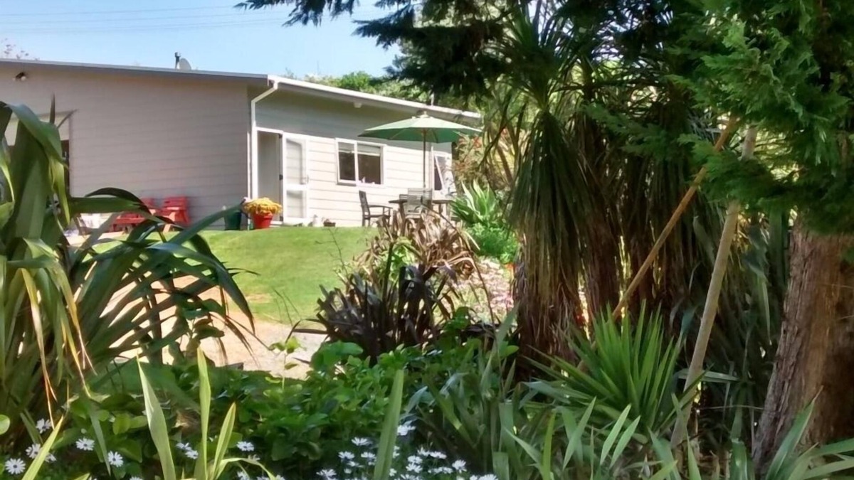 Whangarei Heads House | Getaway by the sea,fishing, surfing,swimming and a happy safe place to stay.