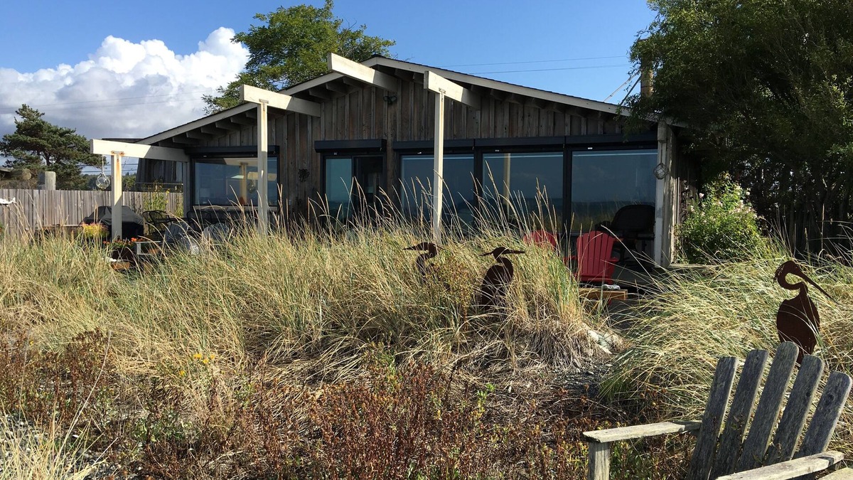 Ferndale House | Getaway by the sea, great views, Wifi - Relax on the water