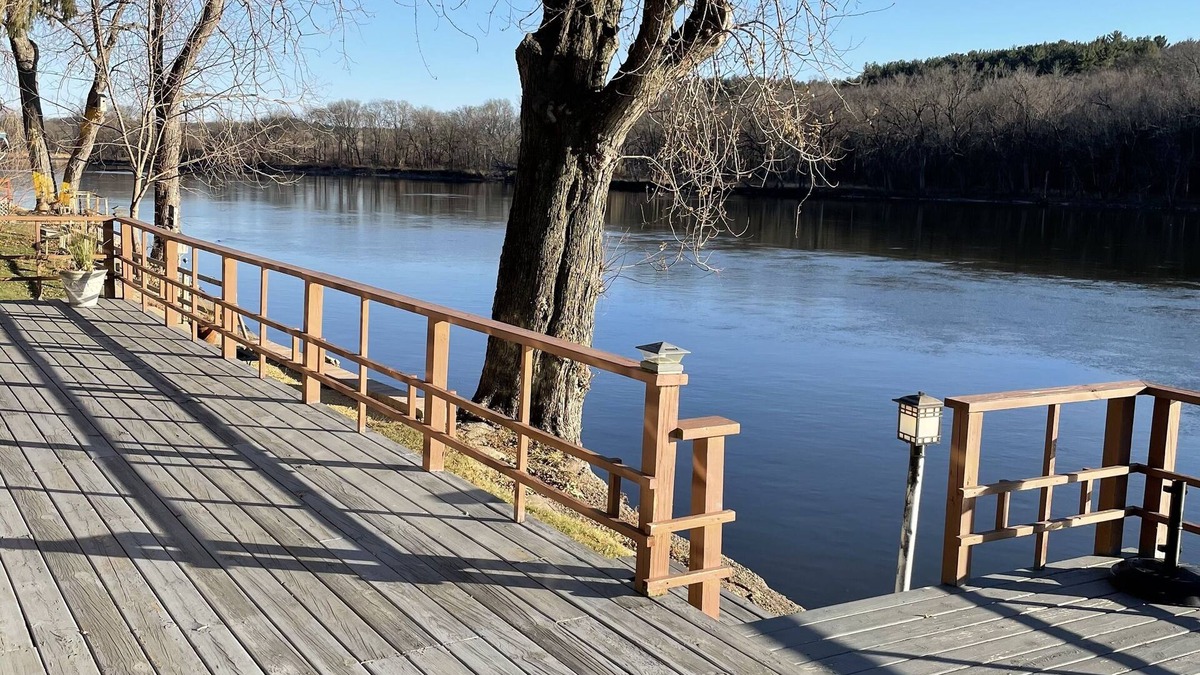 Holcomb House | Getaway Cabin on the Rock River, enjoy kayaking, canoeing and fishing
