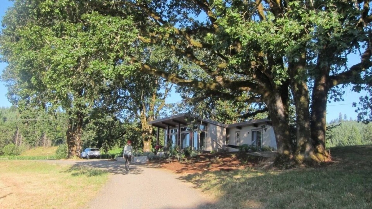 Yamhill House | Getaway In Oregon Wine Country