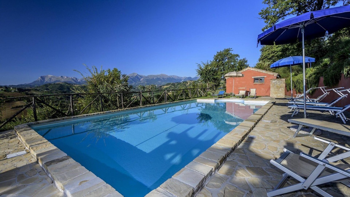 Monte San Martino Apartment | Getaway in the Sibillini Hills