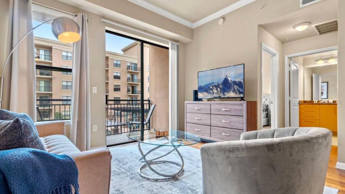 Cityplace Apartment | Getaway In This Spacious Apt w/Work Space & Pool!