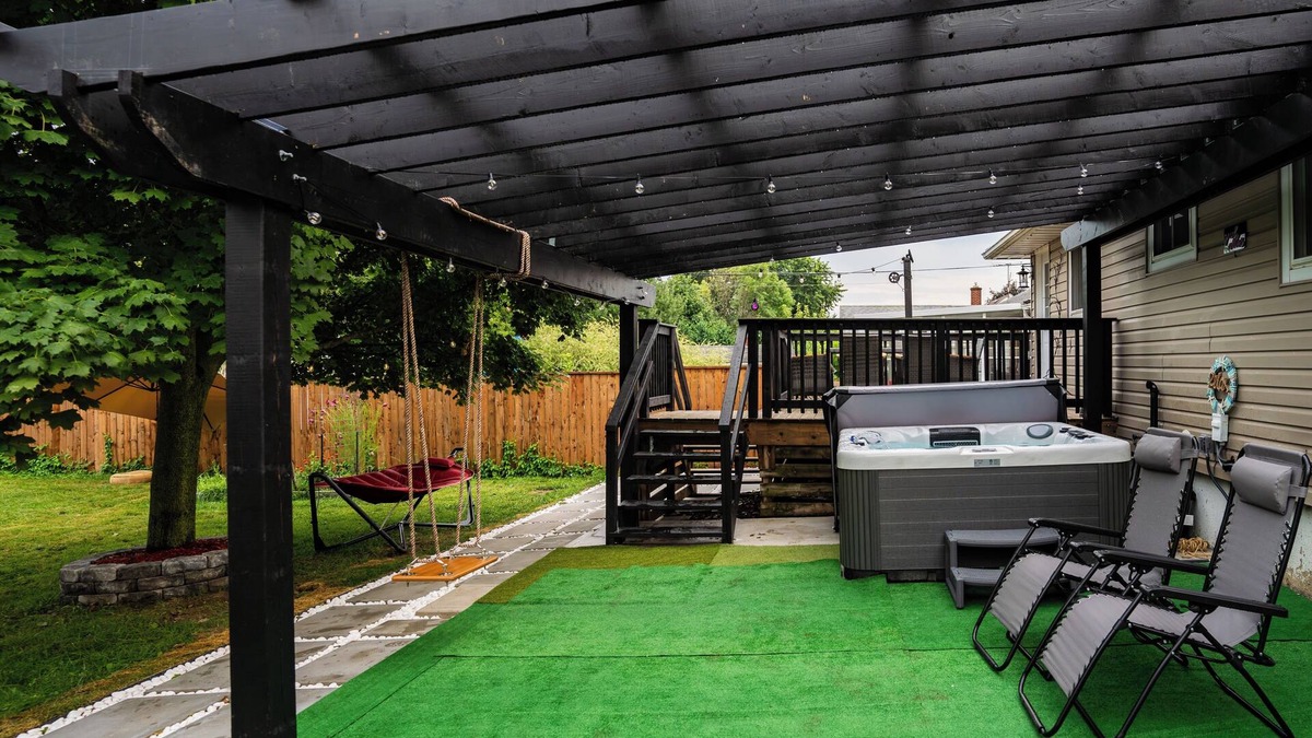 Merritton House | Getaway Nest Near Niagara Falls!