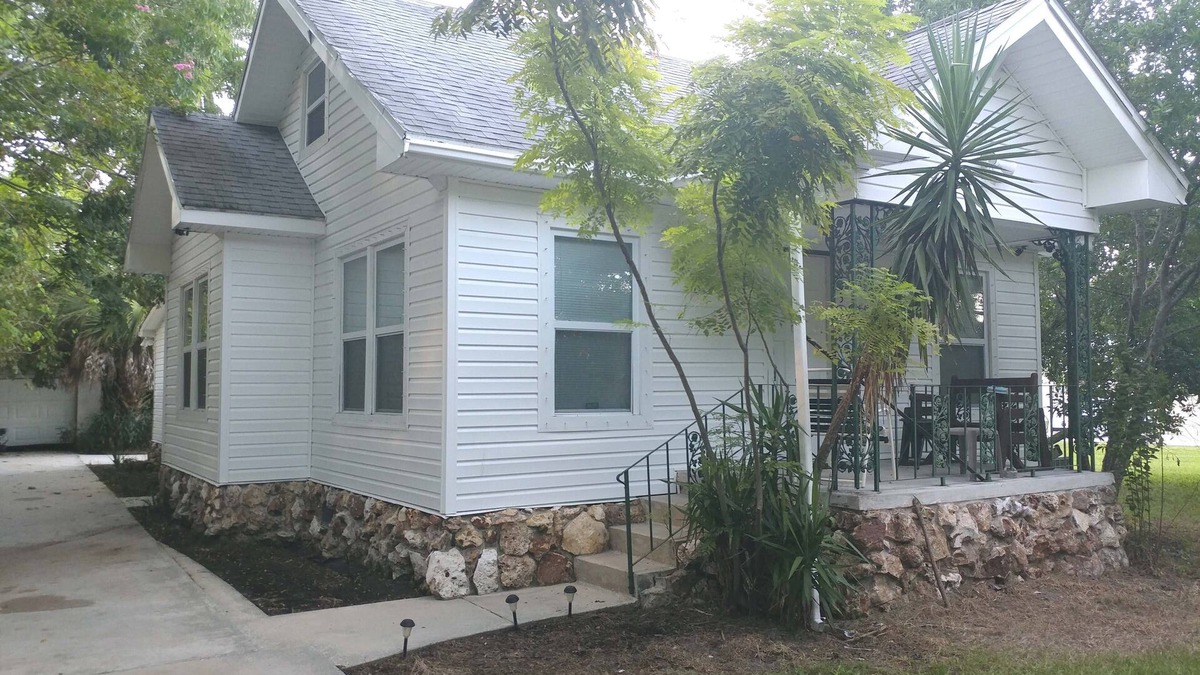 New Smyrna Beach House | Getaway New Smyrna Beach, Sun, Pool, Shopping.