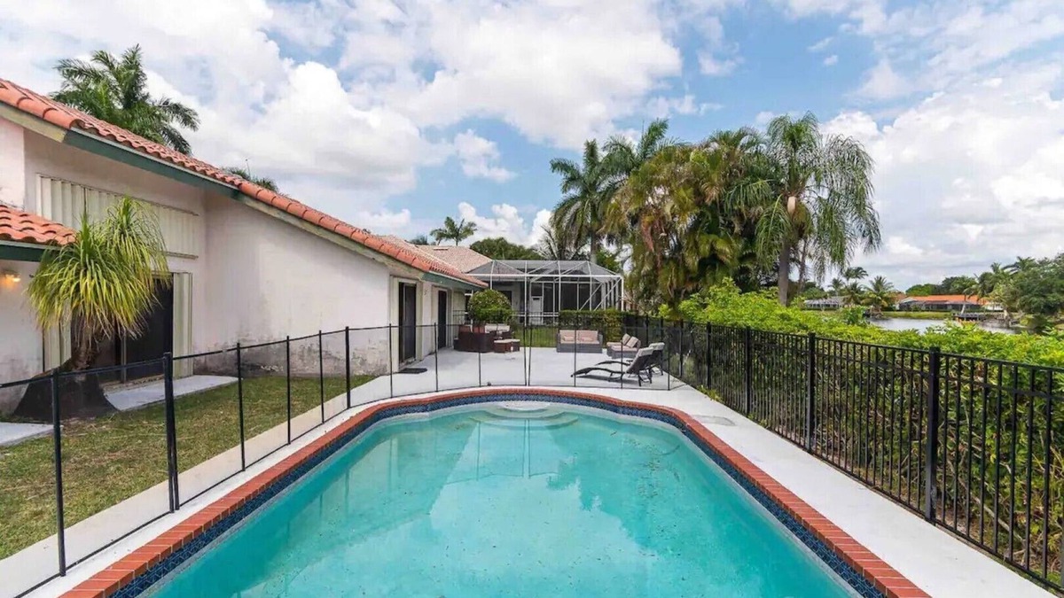 Greenview Shores House | Getaway on Kingsway