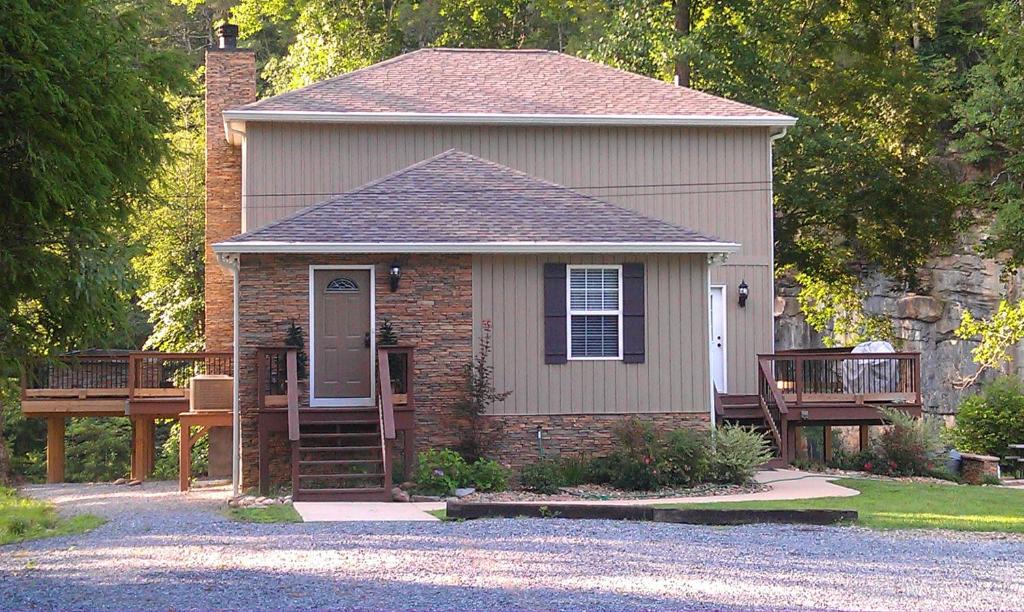Walland House | Getaway on Little River