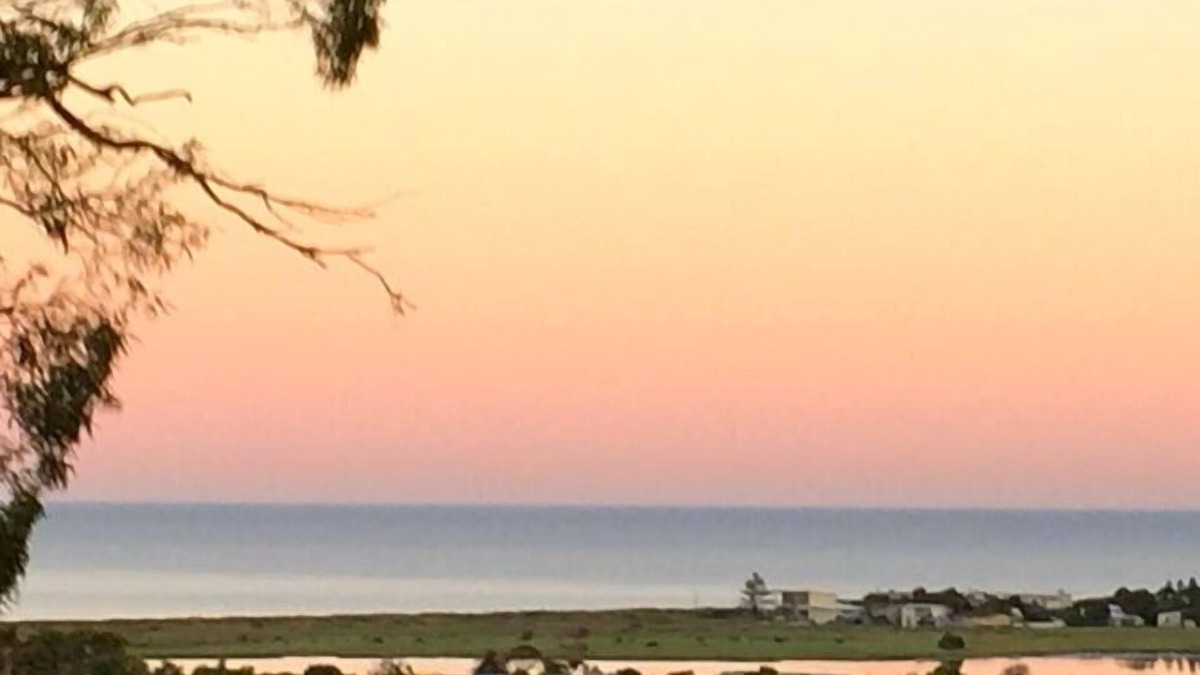 Sellicks Beach Cottage | Getaway! To Sellicks Beach to enjoy all this area has on offer. Sleeps 7