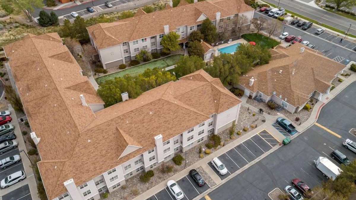 Reno/Tahoe Airport Hotel | Getaway Vacation! Pets Allowed, w/Full Kitchen, Onsite Parking, FREE Breakfast!