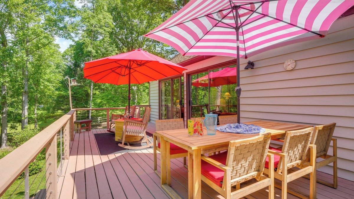 Nellysford House | Getaway w/Lake Views near Wintergreen Resort!