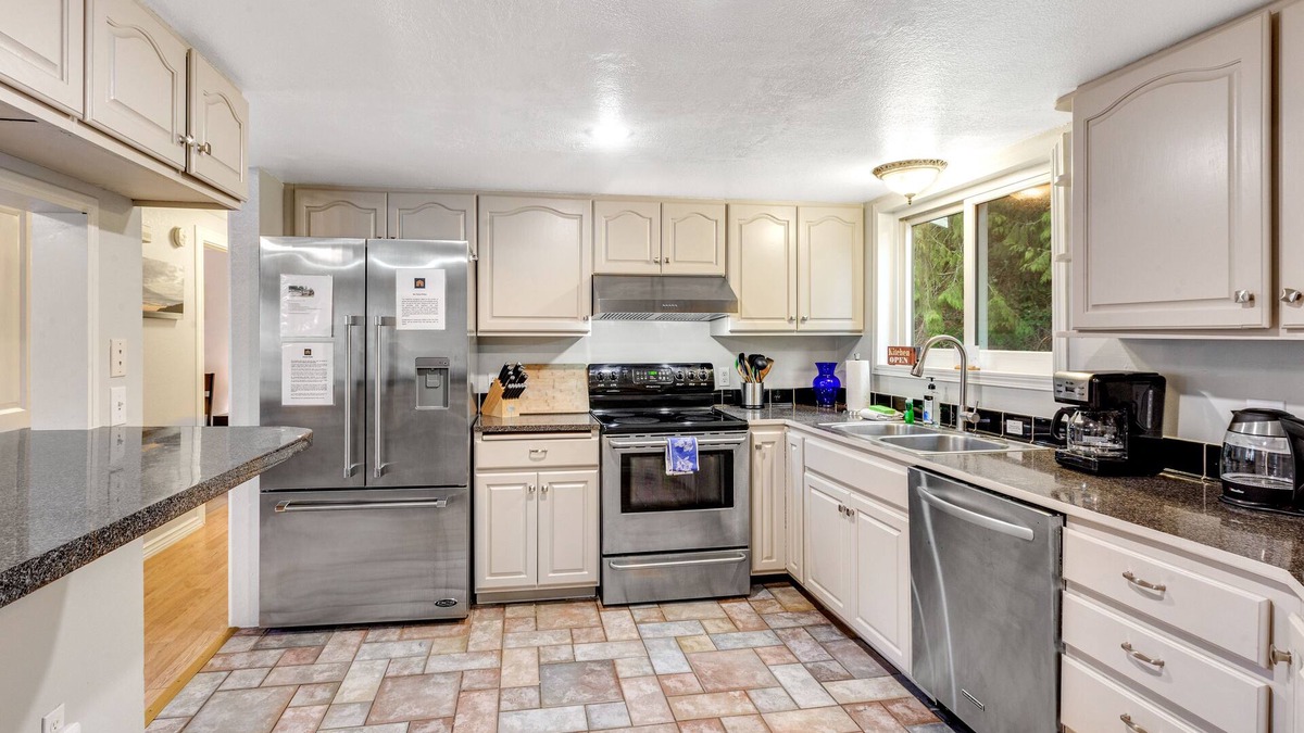 Langley House | Getaway with large deck, play area, enclosed yard & game room - near Lone Lake