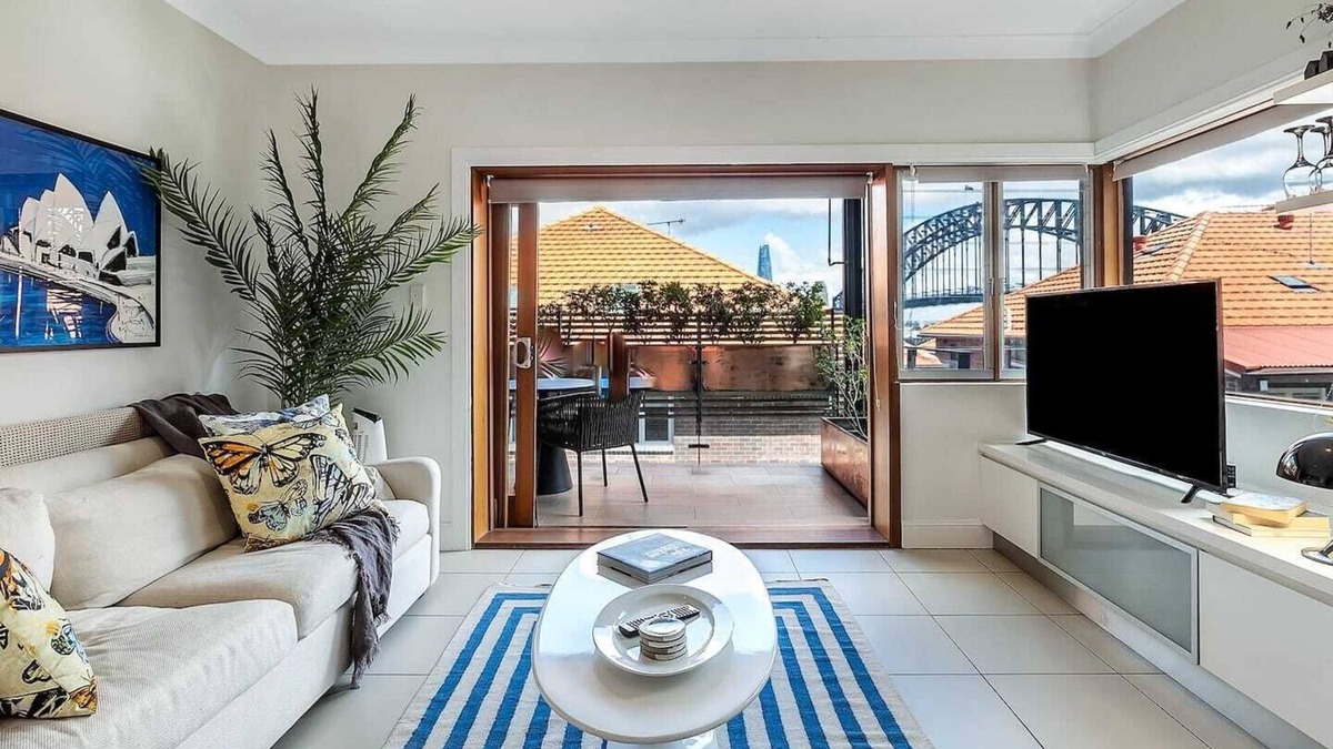 Kirribilli Apartment | Getawayz NSW - Heatherbrae II - Chic 2 Bed Apartment, Stunning Harbour Bridge Views.