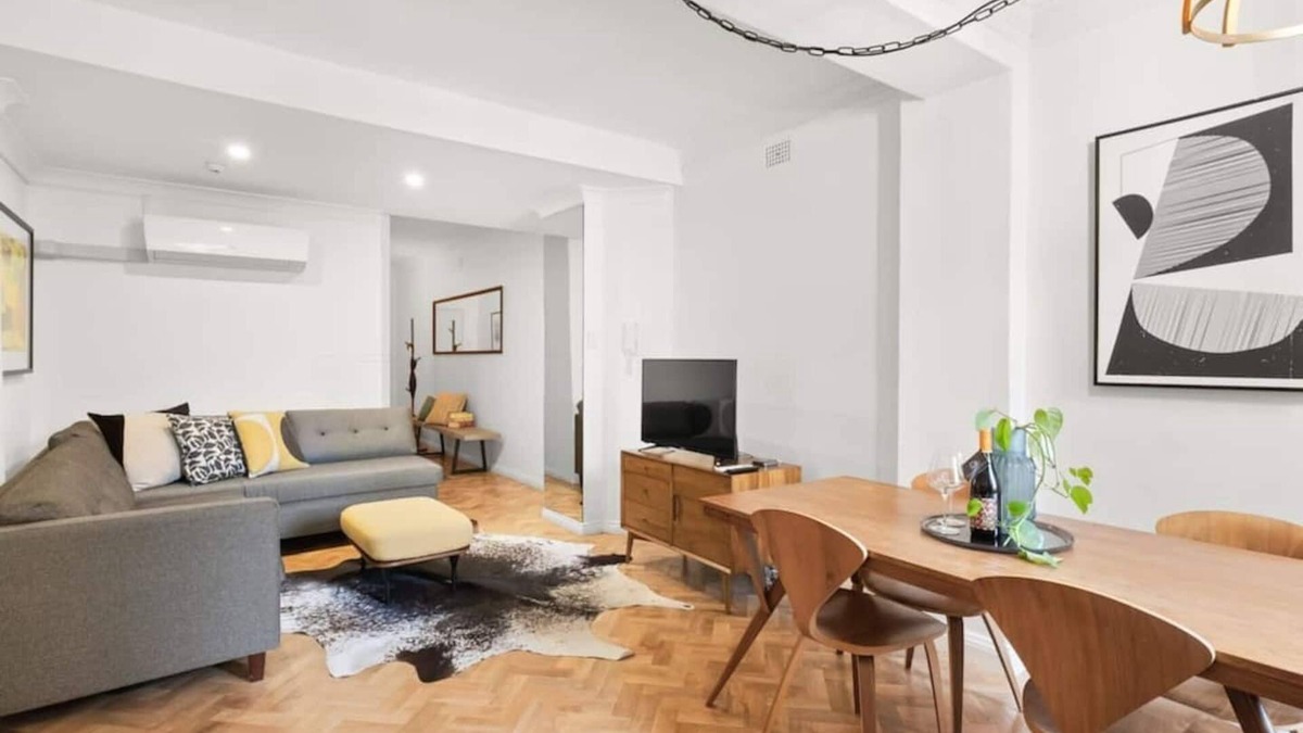Kings Cross Apartment | Getawayz NSW - St. James, Art Deco Dream - 2 Bedder w/Aircon