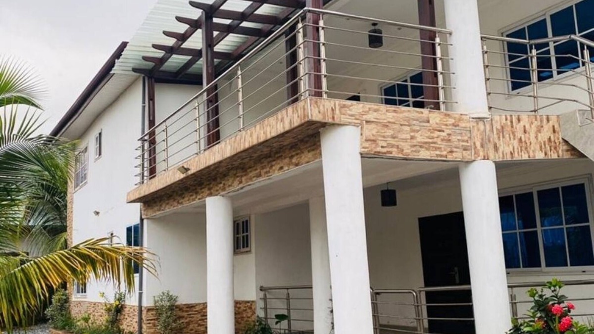 North Legon House | Nice 4 BR Hse in Accra - Ashongman Estates