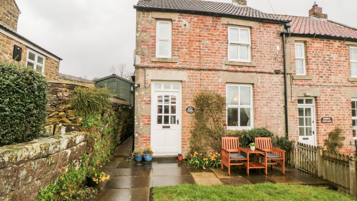 North York Moors National Park Cottage | GHYLL COTTAGE, pet friendly, with open fire in Rosedale Abbey